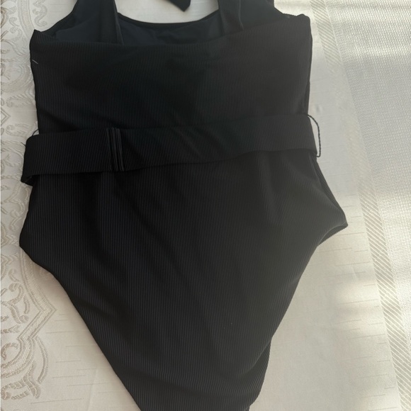 Beach Riot size L Sydney Black Belted Swimsuit with Bow Straps - Picture 7 of 8
